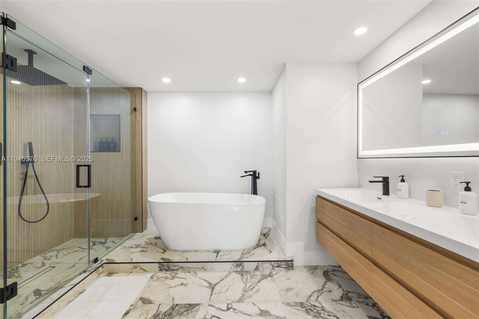 Icon Brickell 3 at 485 Brickell Ave, Miami, FL 33131 - For Sale photo 18