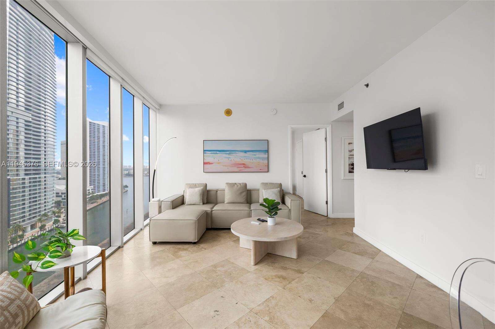 Icon Brickell 3 at 485 Brickell Ave, Miami, FL 33131 - For Sale photo 3
