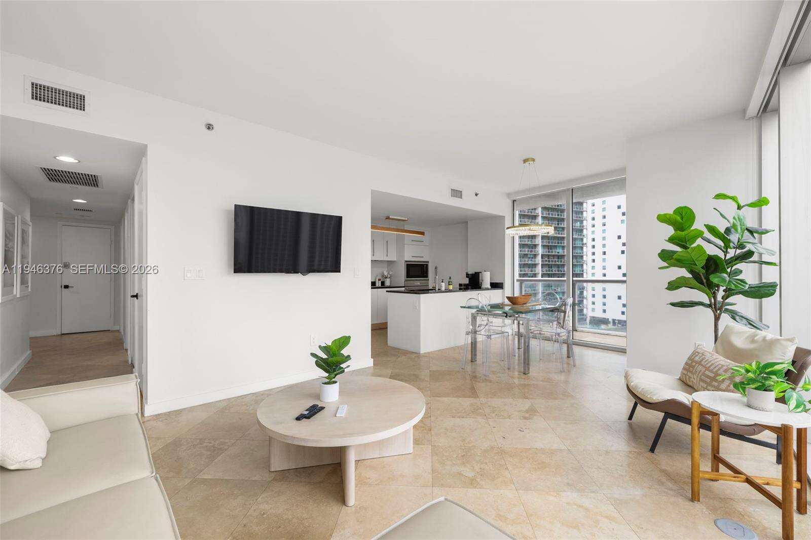Icon Brickell 3 at 485 Brickell Ave, Miami, FL 33131 - For Sale photo 5