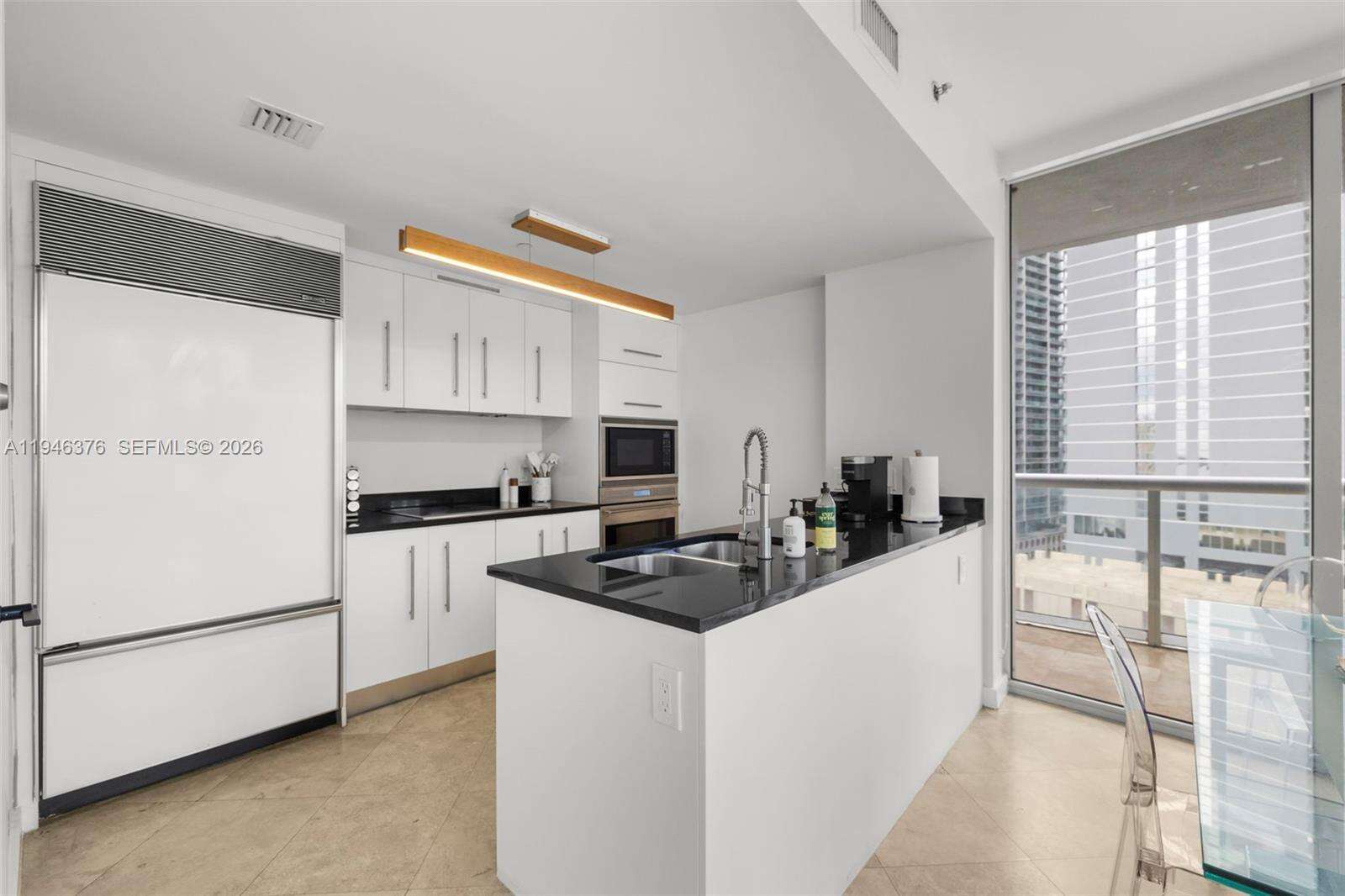 Icon Brickell 3 at 485 Brickell Ave, Miami, FL 33131 - For Sale photo 8