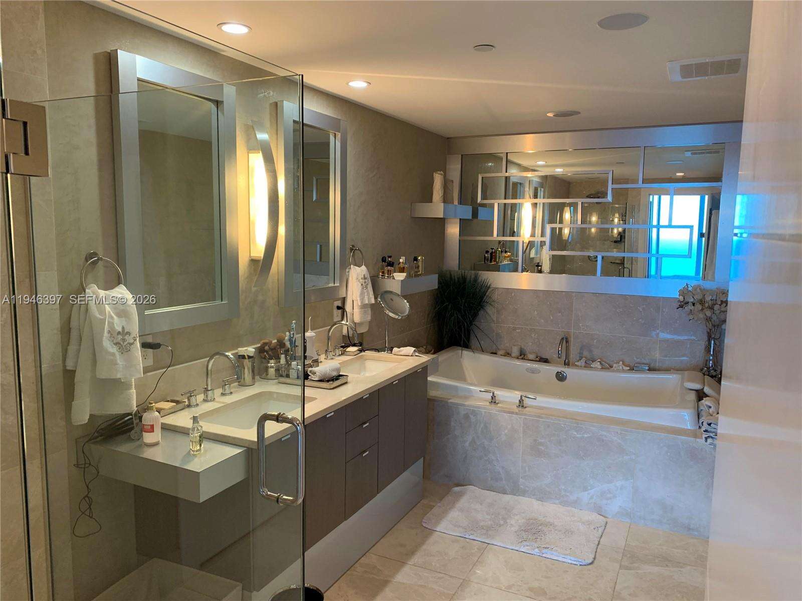 JADE BEACH - 17001 Collins Ave, Sunny Isles Beach, FL 33160 | Picture 24