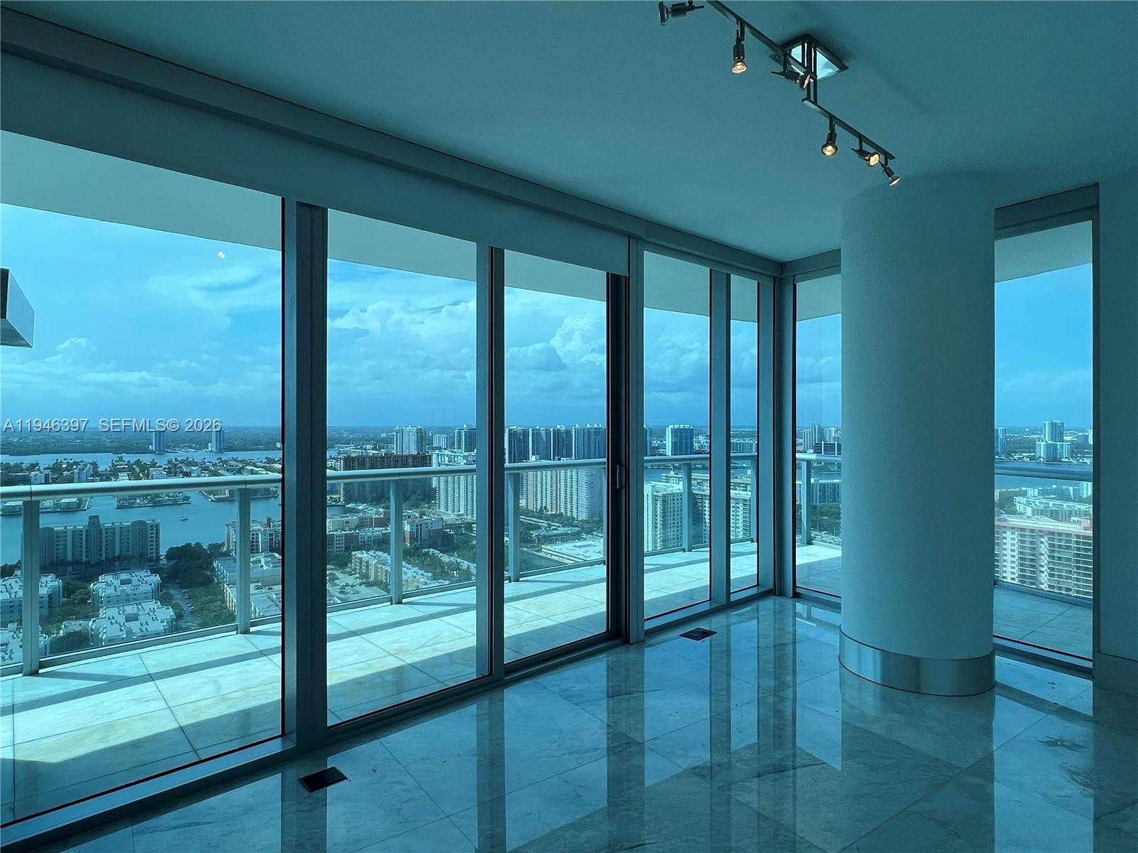 JADE BEACH - 17001 Collins Ave, Sunny Isles Beach, FL 33160 | Picture 35