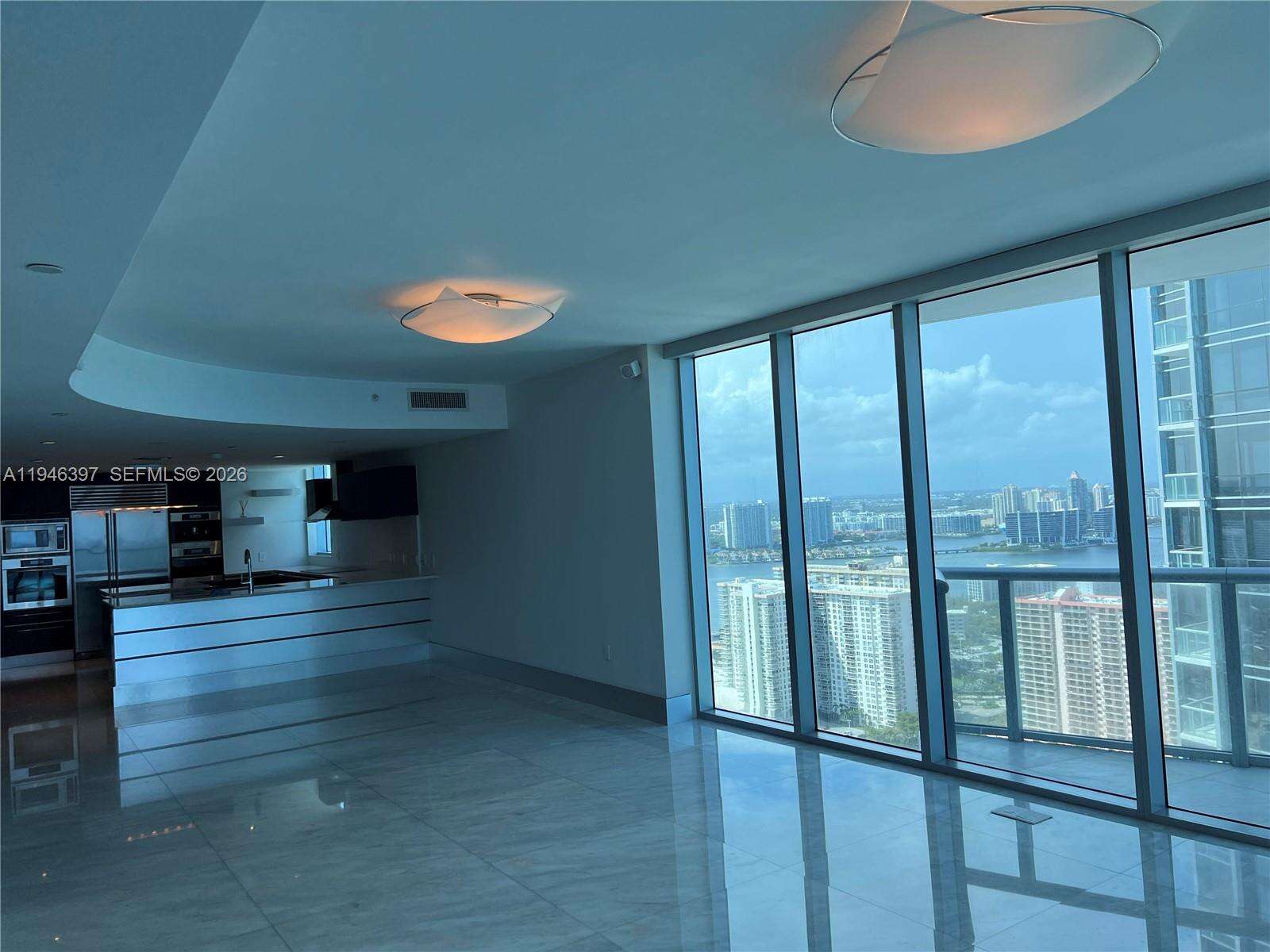 JADE BEACH - 17001 Collins Ave, Sunny Isles Beach, FL 33160 | Picture 6