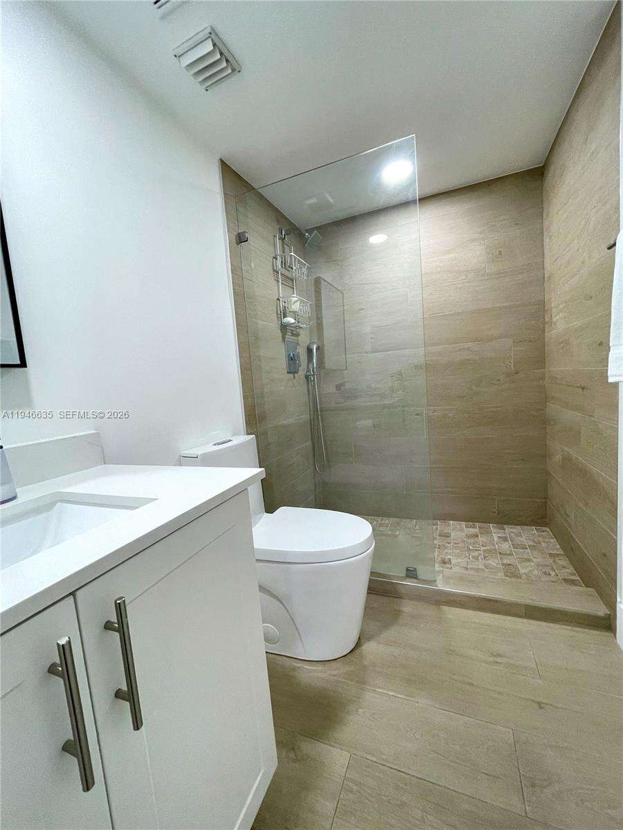 Guildford at 9800 Bay Harbor Dr, Bay Harbor Islands, FL 33154 - For Sale photo 12