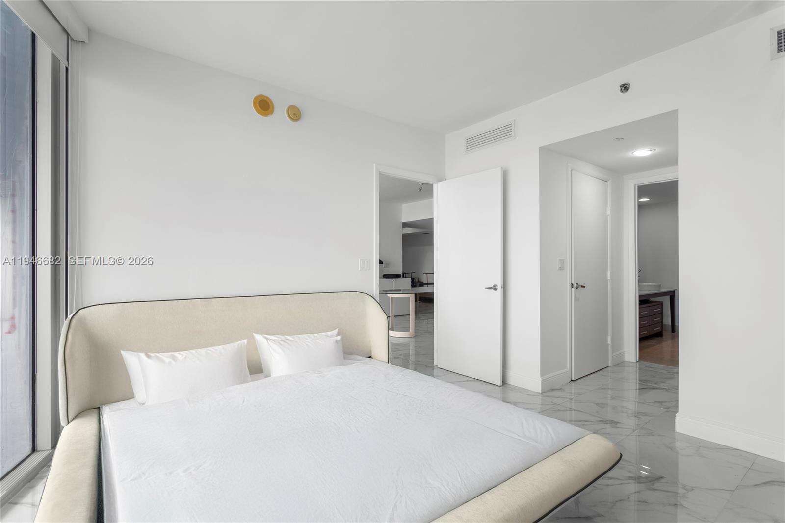 ICONBRICKELL CONDO NO 1 - 465 Brickell Ave, Miami, FL 33131 | Picture 17