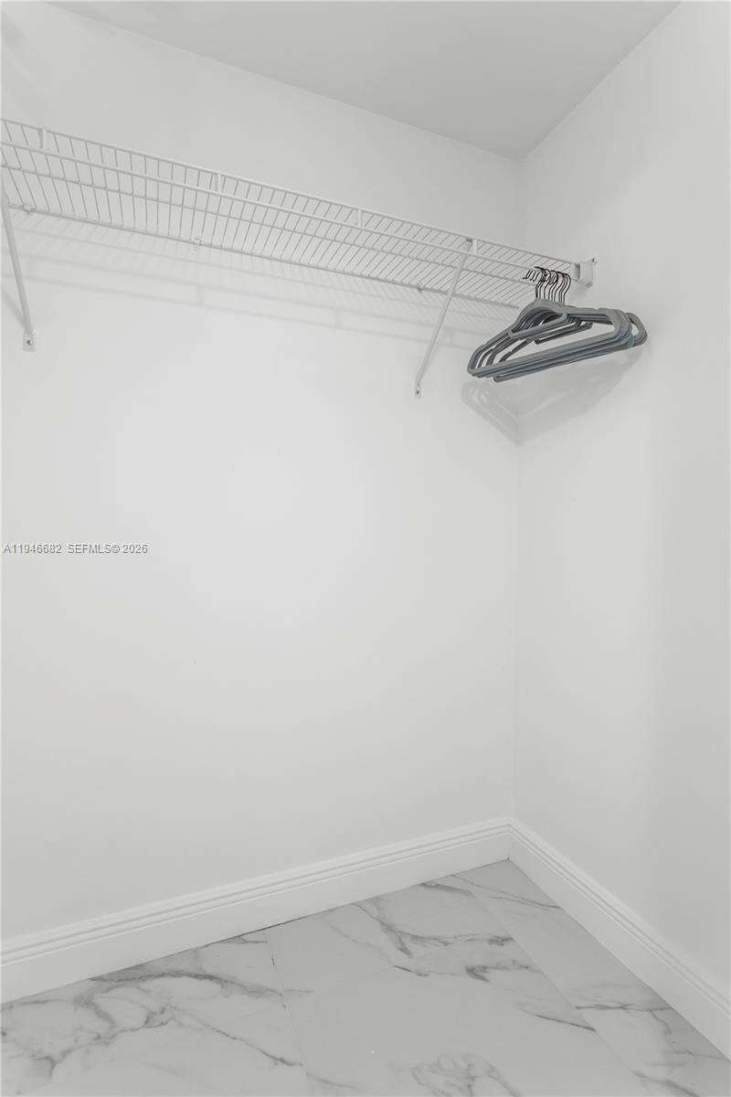 ICONBRICKELL CONDO NO 1 - 465 Brickell Ave, Miami, FL 33131 | Picture 21