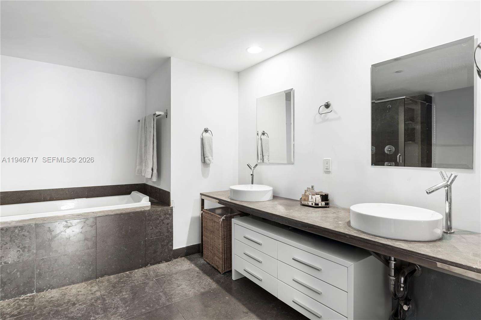 ICON BRICKELL NO TWO - 495 Brickell Ave, Miami, FL 33131 | Picture 14