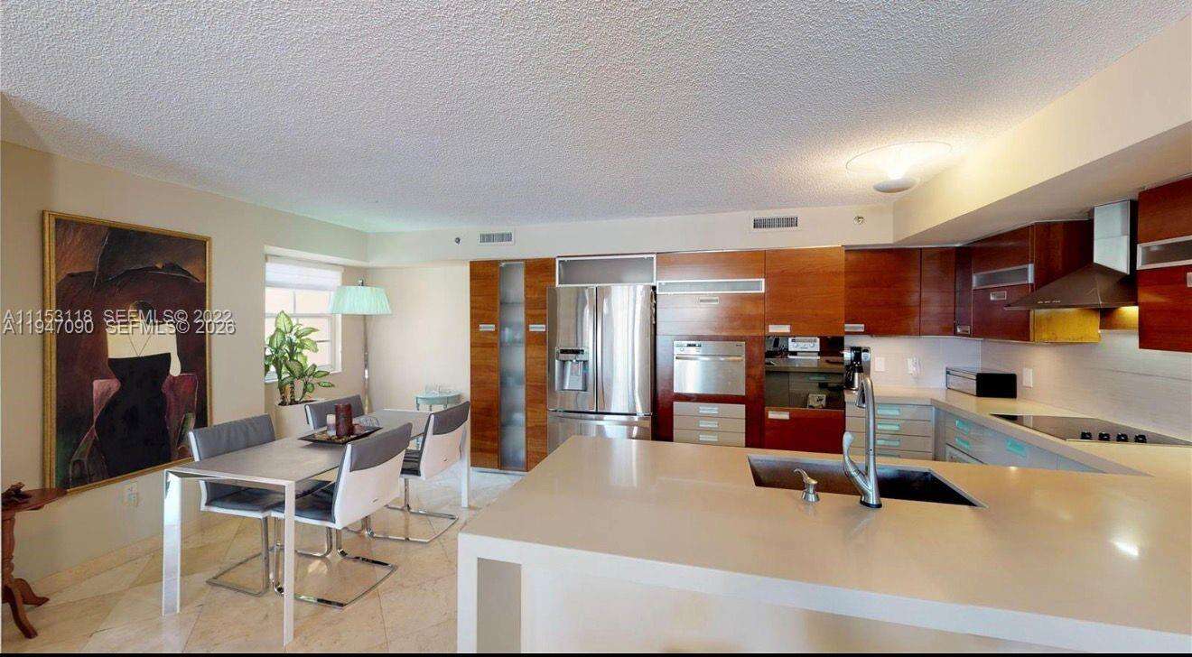 The Yacht Club At Aventura at 19877 Country Club Dr, Aventura, FL 33180 - For Sale photo 3