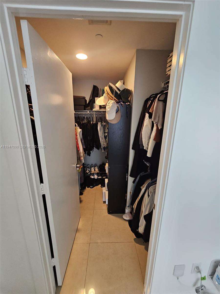 1060 Brickell at 1060 Brickell Ave, Miami, FL 33131 - For Sale photo 18
