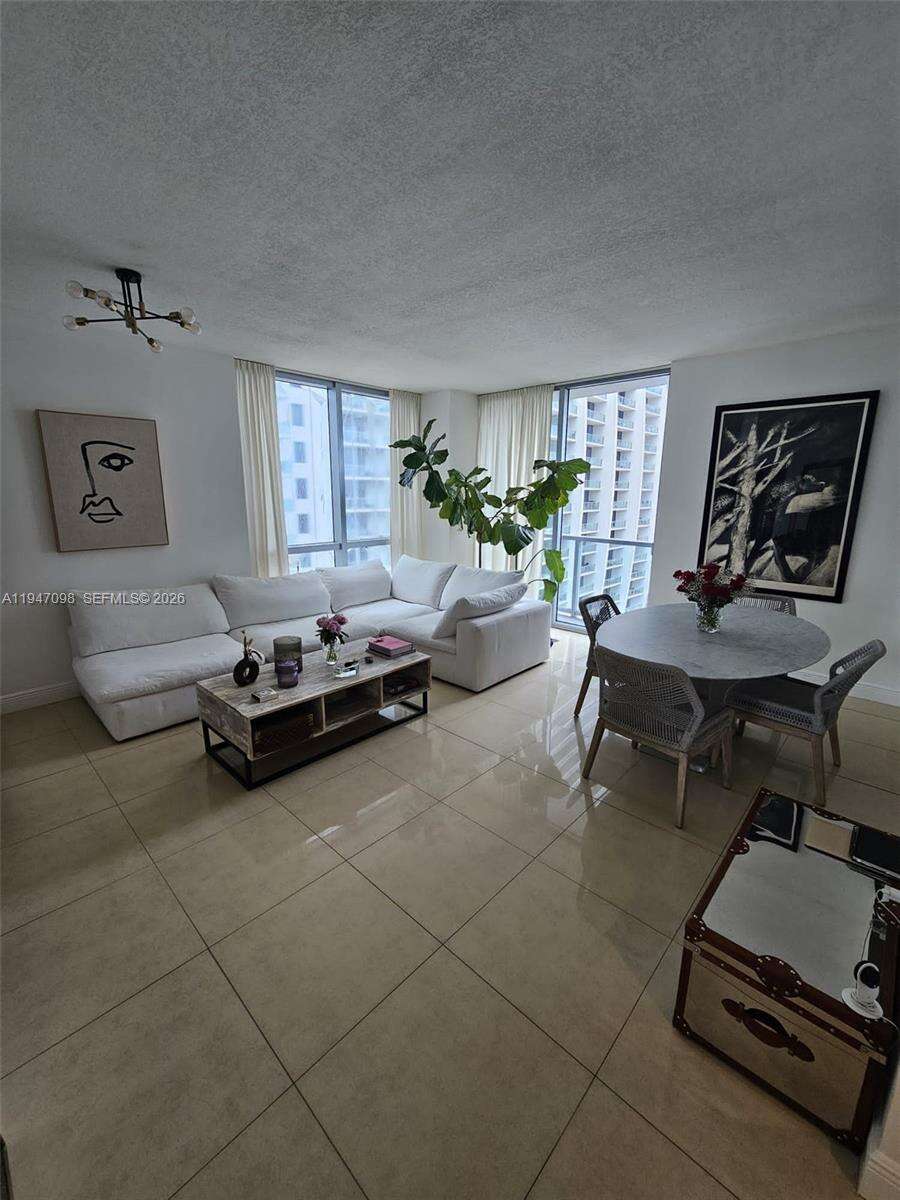 1060 Brickell at 1060 Brickell Ave, Miami, FL 33131 - For Sale photo 6