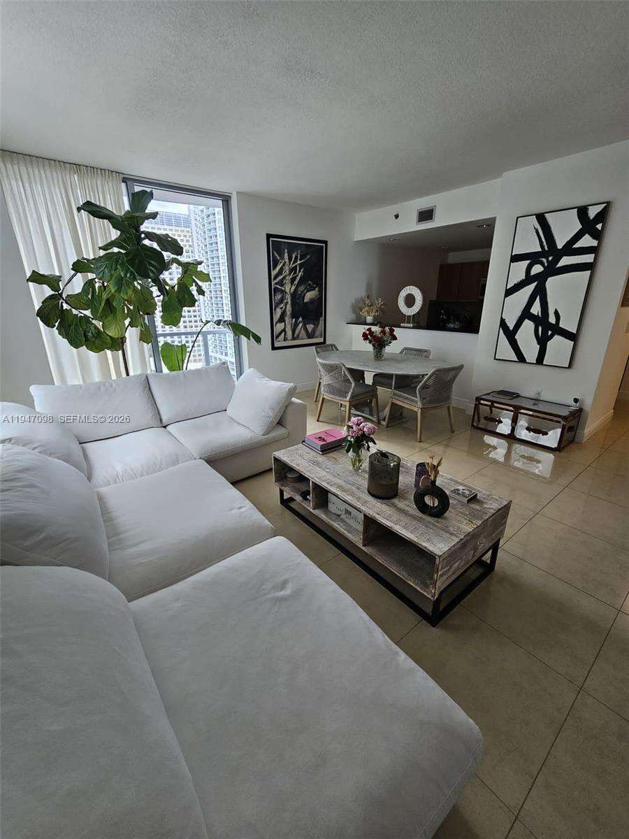1060 Brickell at 1060 Brickell Ave, Miami, FL 33131 - For Sale photo 7