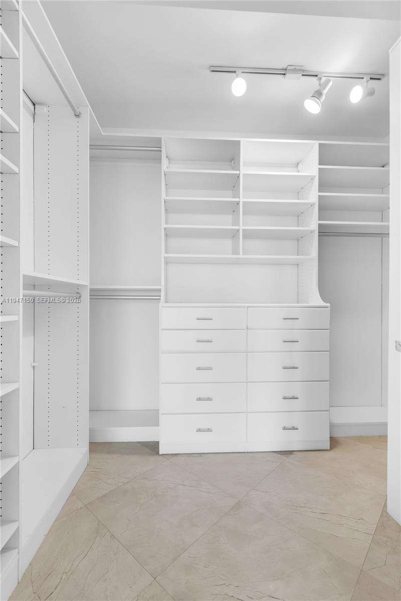 OCEAN PALMS - 3101 Ocean Dr, Hollywood, FL 33019 | Picture 27