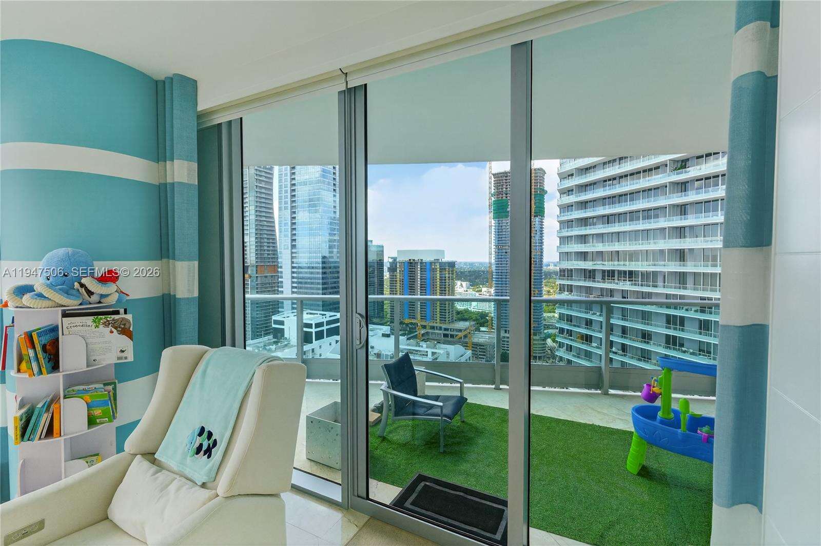 JADE RESIDENCES AT BRICKELL BAY - 1331 Brickell Bay Dr, Miami, FL 33131 | Picture 23