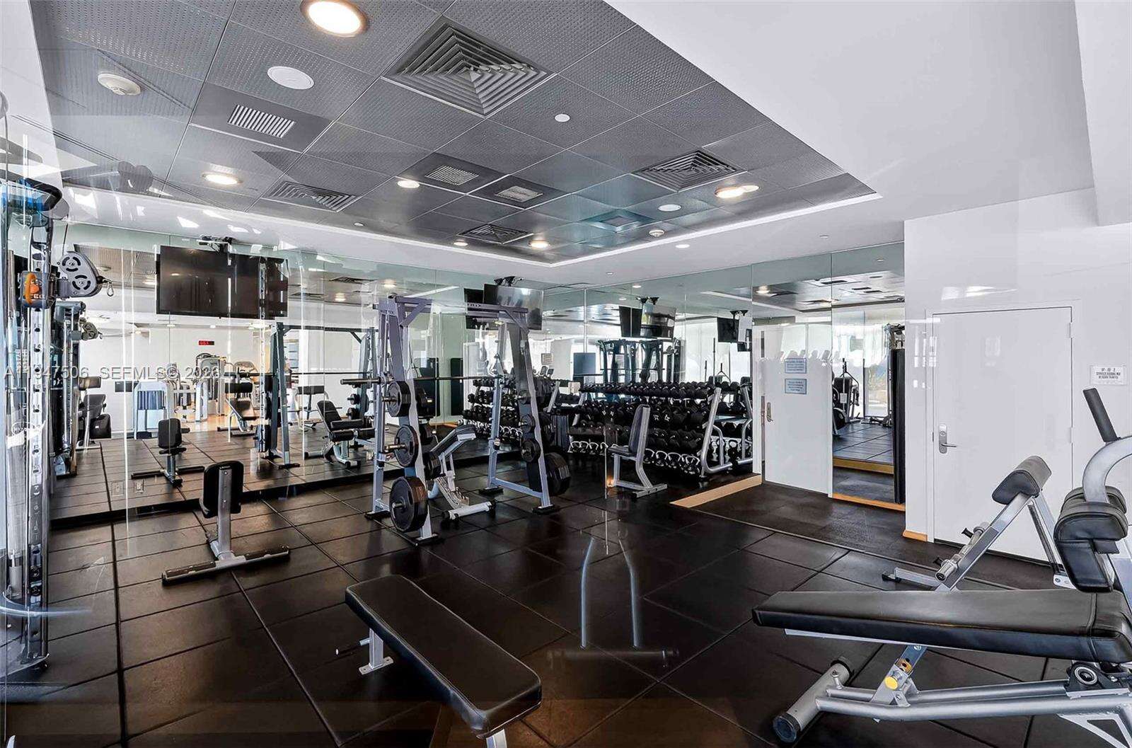 JADE RESIDENCES AT BRICKELL BAY - 1331 Brickell Bay Dr, Miami, FL 33131 | Picture 36