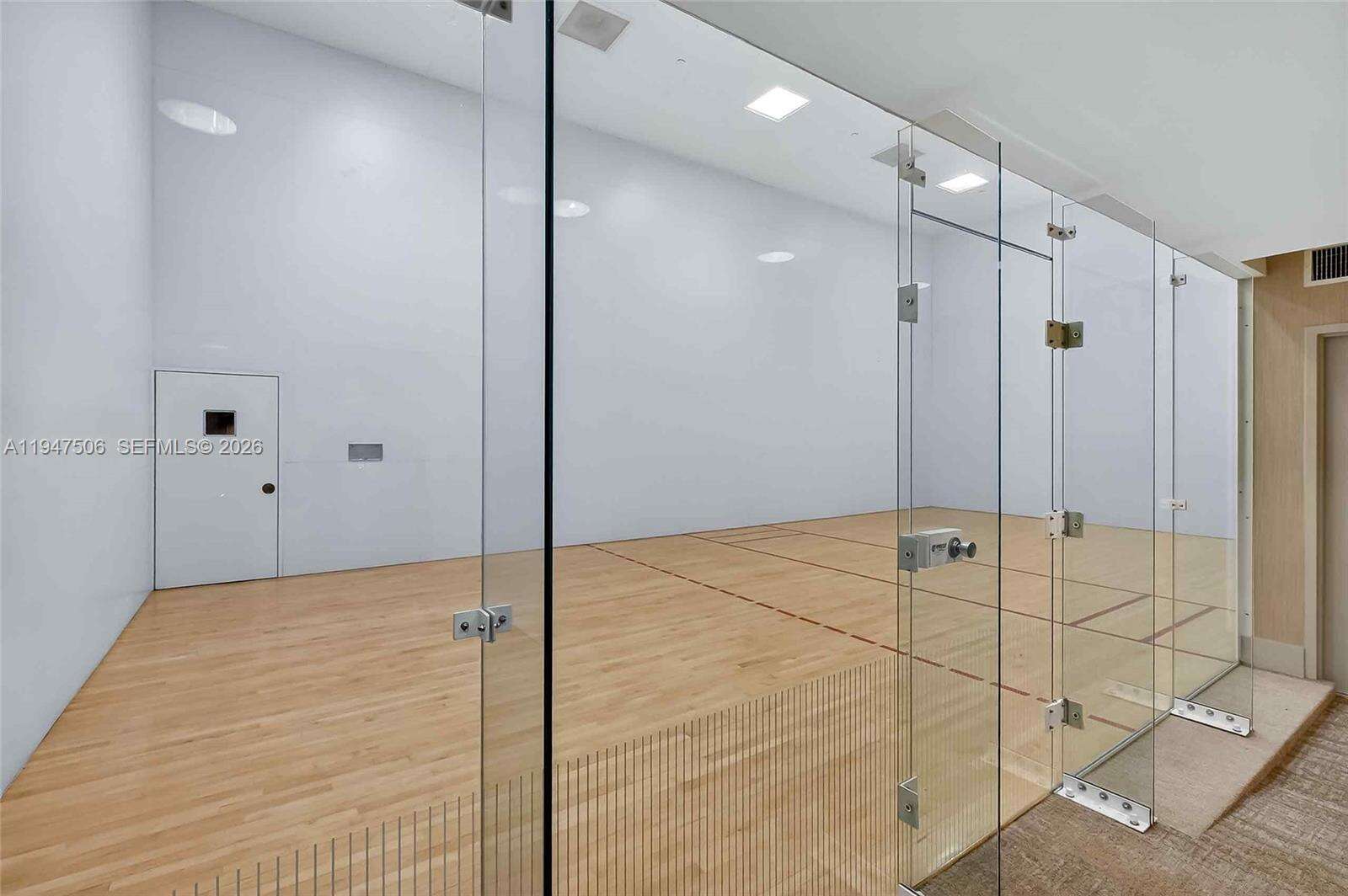 JADE RESIDENCES AT BRICKELL BAY - 1331 Brickell Bay Dr, Miami, FL 33131 | Picture 37