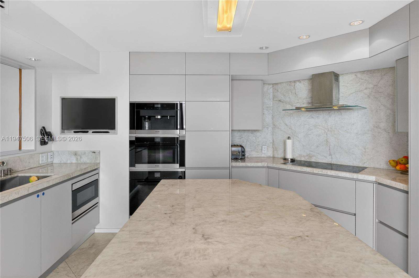 JADE RESIDENCES AT BRICKELL BAY - 1331 Brickell Bay Dr, Miami, FL 33131 | Picture 5