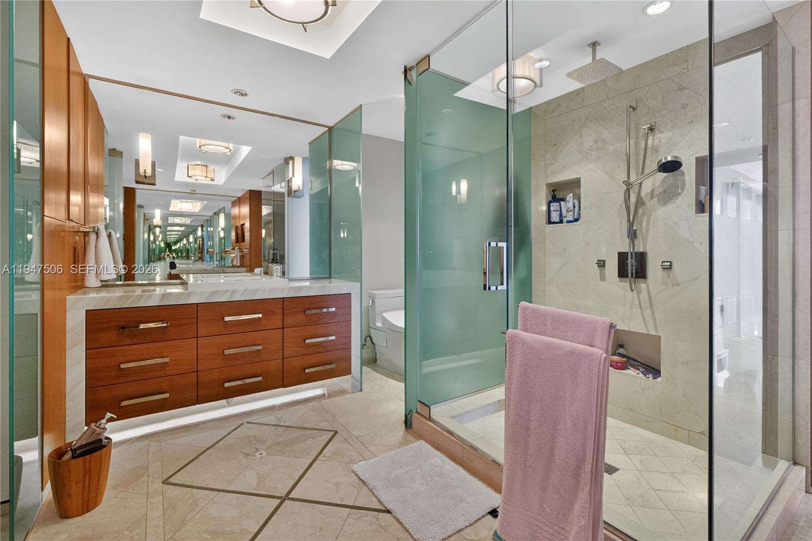 JADE RESIDENCES AT BRICKELL BAY - 1331 Brickell Bay Dr, Miami, FL 33131 | Picture 7