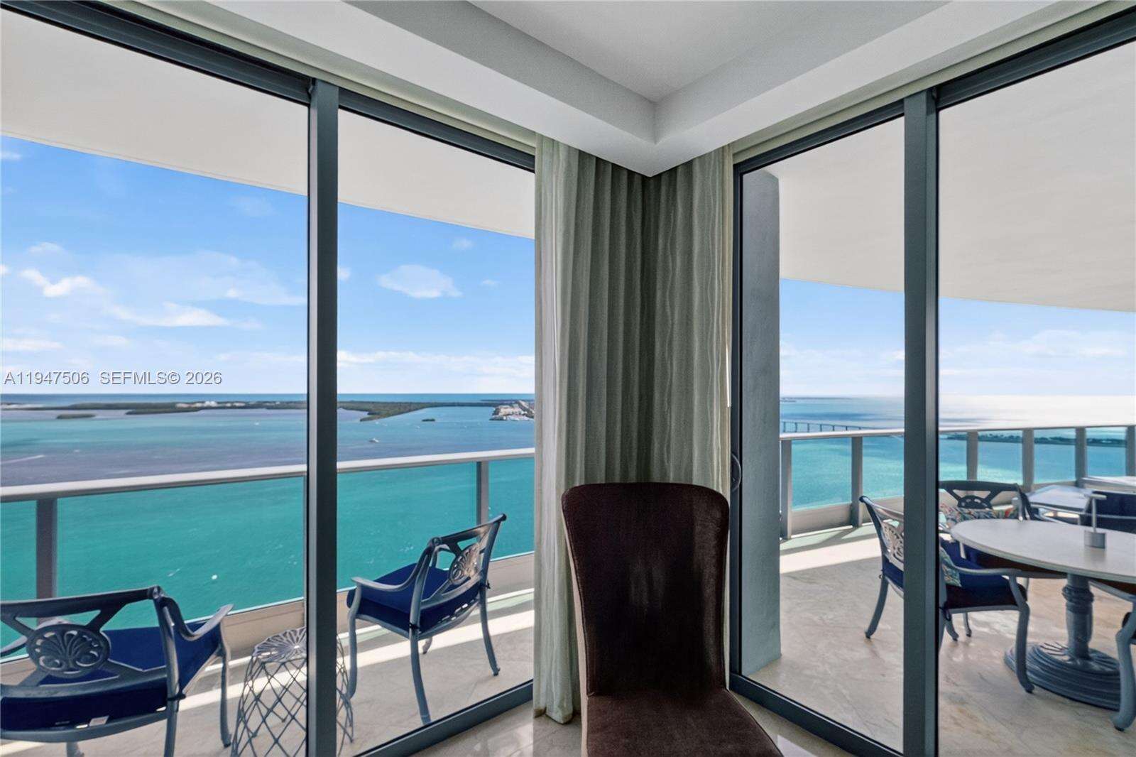 JADE RESIDENCES AT BRICKELL BAY - 1331 Brickell Bay Dr, Miami, FL 33131 | Picture 9