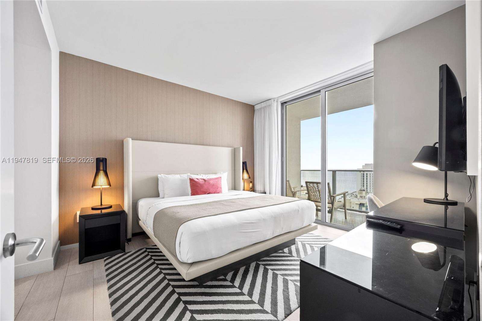 Hyde Beach House at 4010 Ocean Dr, Hollywood, FL 33019 - For Sale photo 19
