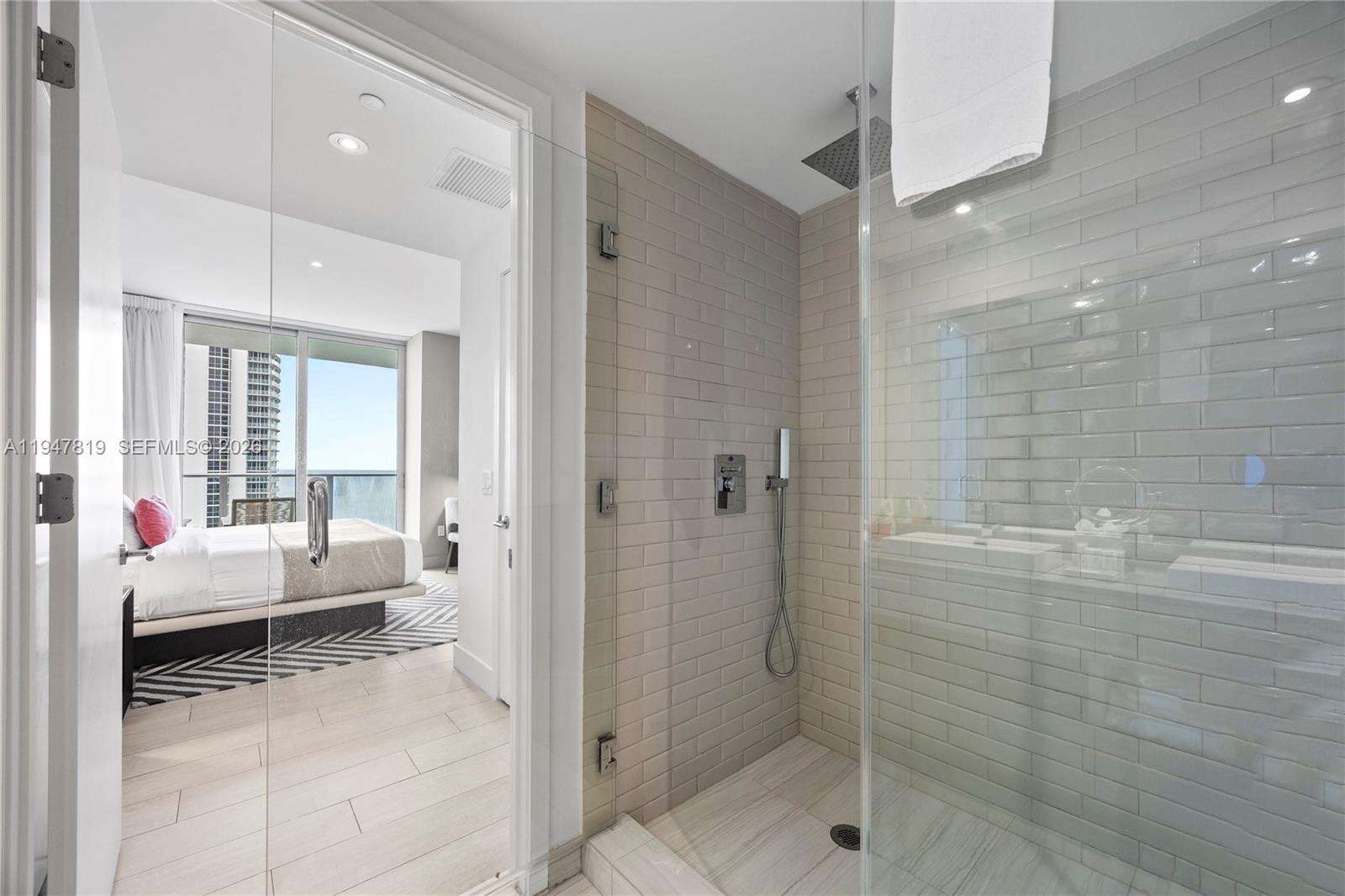 Hyde Beach House at 4010 Ocean Dr, Hollywood, FL 33019 - For Sale photo 30