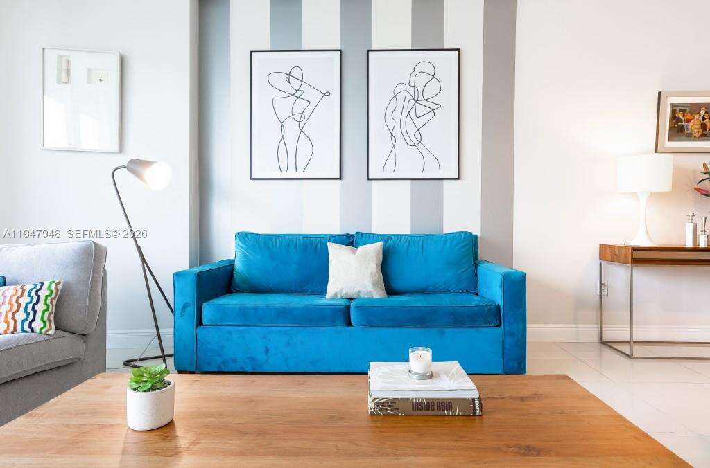 Icon Brickell 3 at 485 Brickell Ave, Miami, FL 33131 - For Sale photo 2