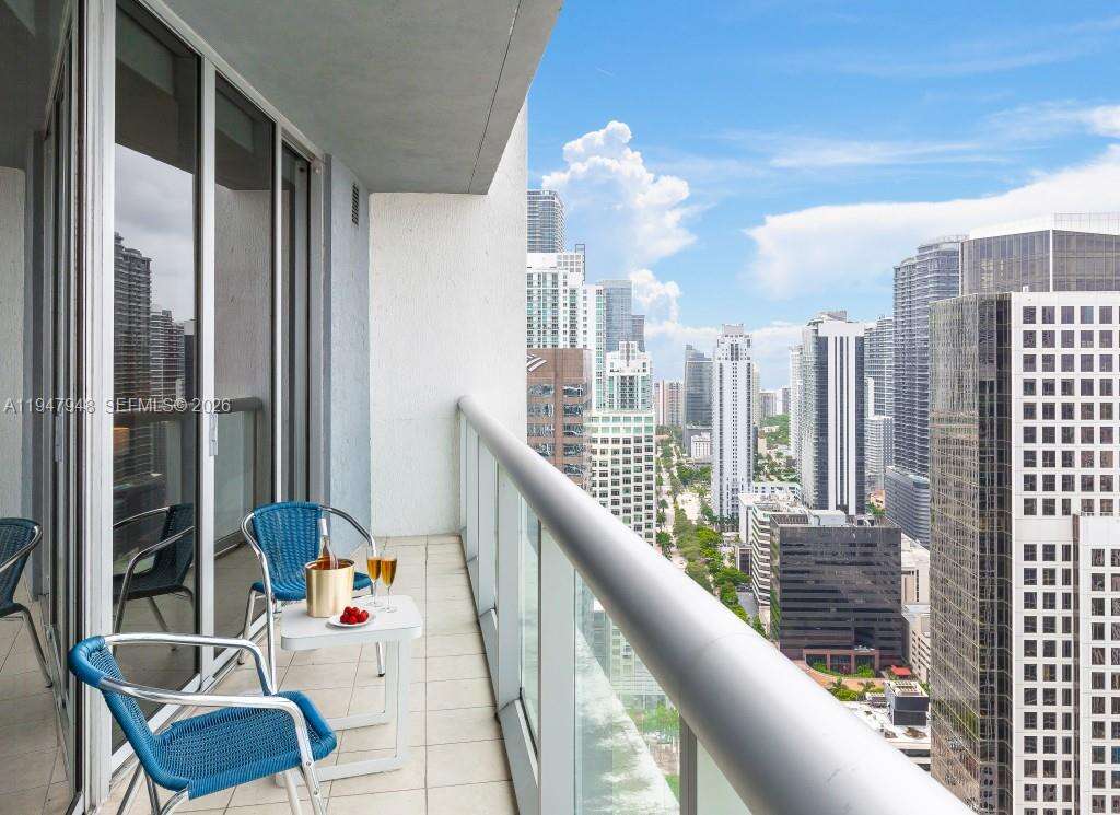 Icon Brickell 3 at 485 Brickell Ave, Miami, FL 33131 - For Sale photo 18