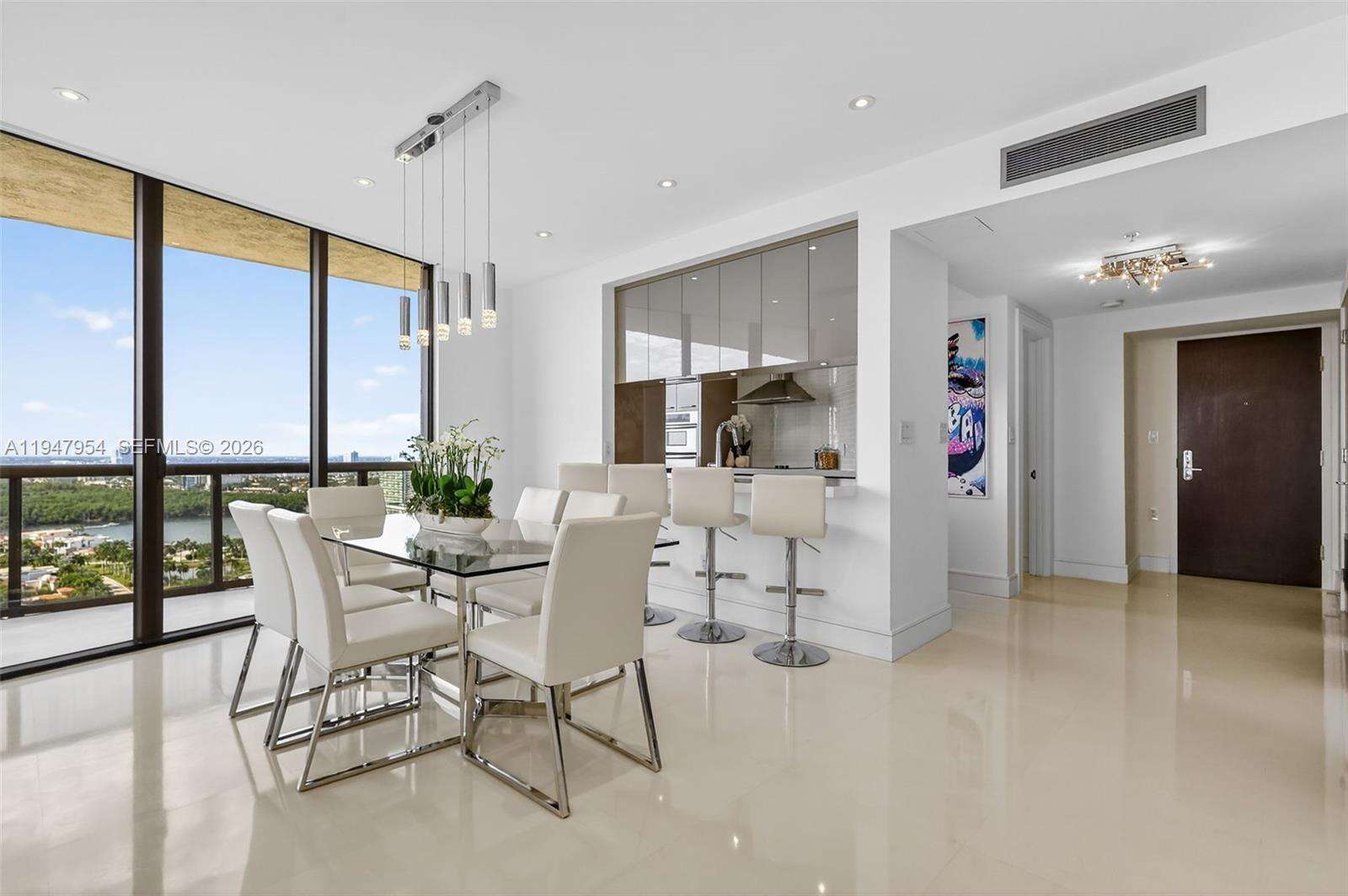 SAYAN - 16275 Collins Ave, Sunny Isles Beach, FL 33160 | Picture 3