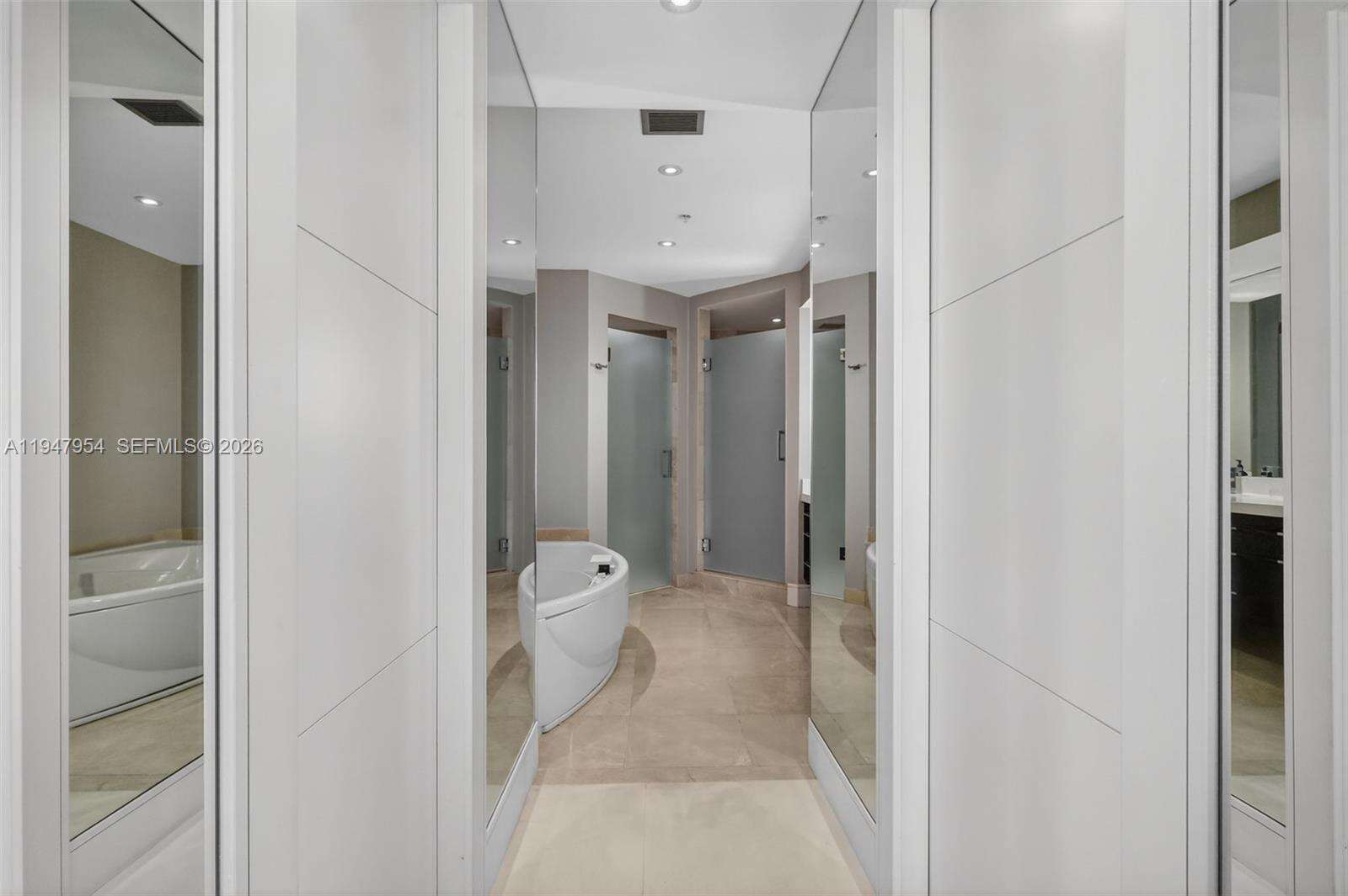 SAYAN - 16275 Collins Ave, Sunny Isles Beach, FL 33160 | Picture 23