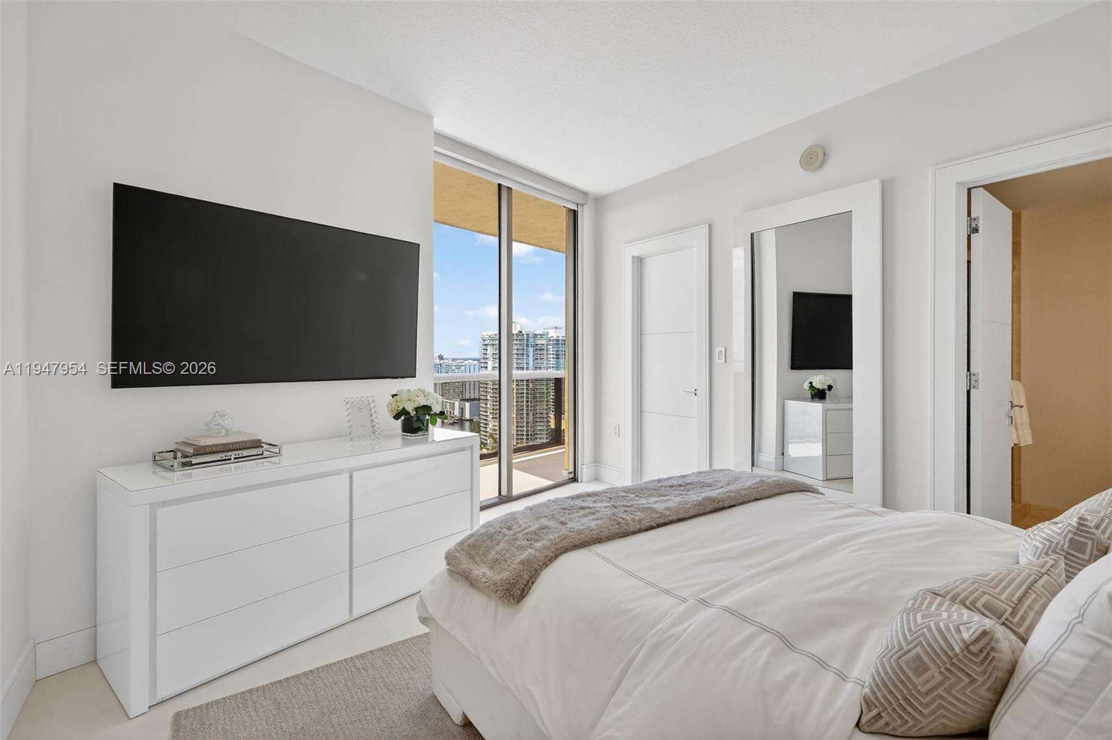 SAYAN - 16275 Collins Ave, Sunny Isles Beach, FL 33160 | Picture 29