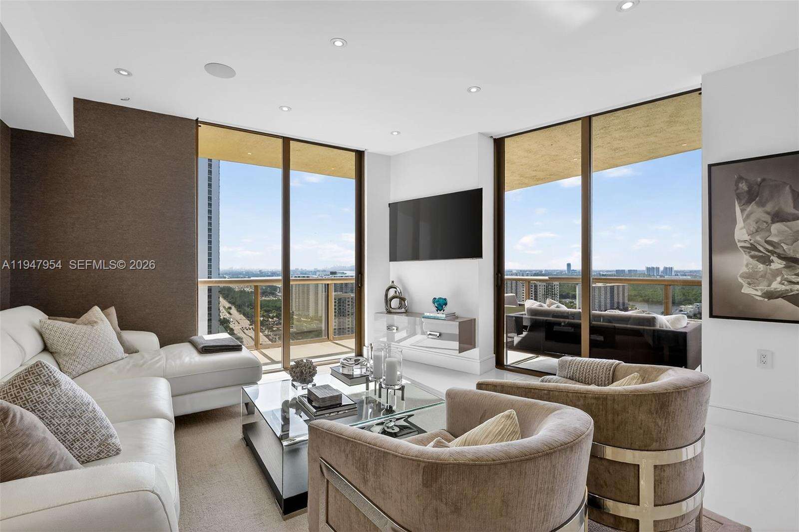 SAYAN - 16275 Collins Ave, Sunny Isles Beach, FL 33160 | Picture 7