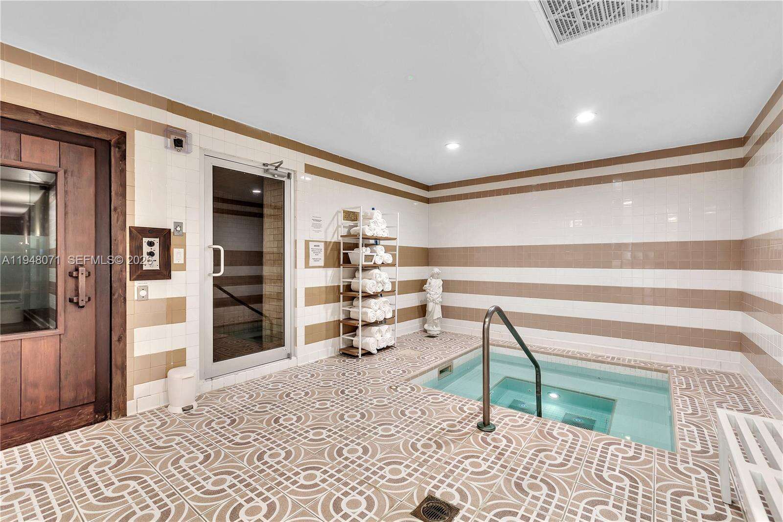 THE PALACE AT BAL HARBOUR - 10101 Collins Ave, Bal Harbour, FL 33154 | Picture 90