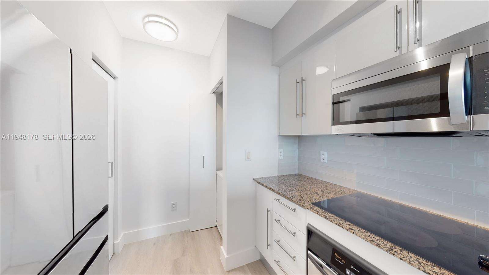 ONE MIAMI WEST - 325 Biscayne Blvd, Miami, FL 33131 | Picture 4