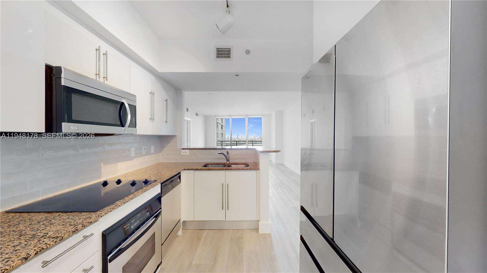 ONE MIAMI WEST - 325 Biscayne Blvd, Miami, FL 33131 | Picture 6