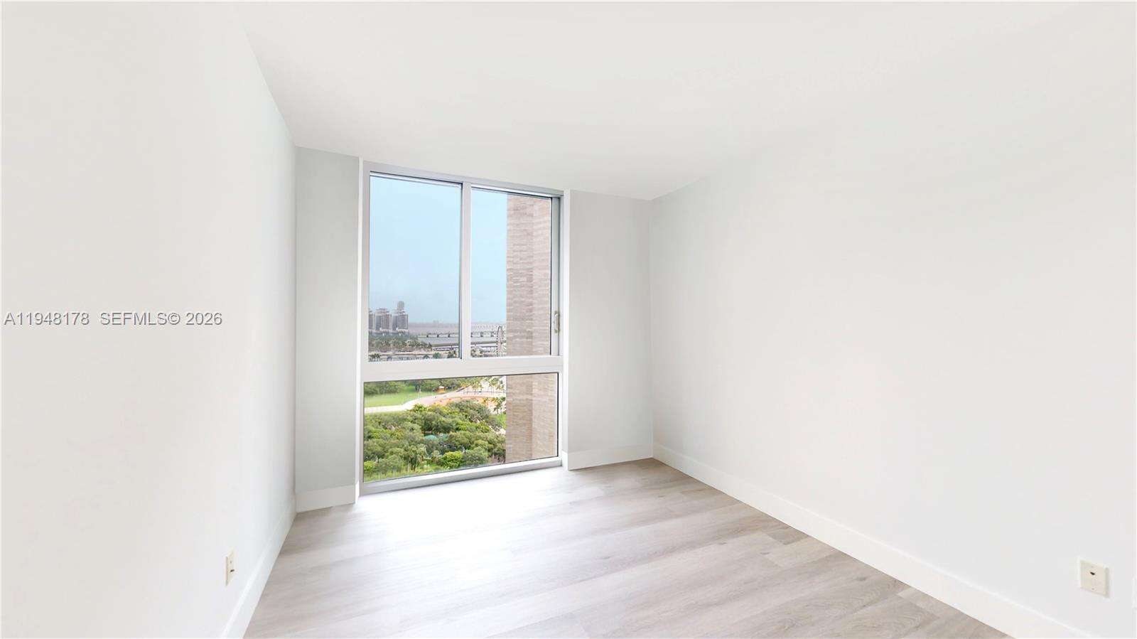 ONE MIAMI WEST - 325 Biscayne Blvd, Miami, FL 33131 | Picture 9