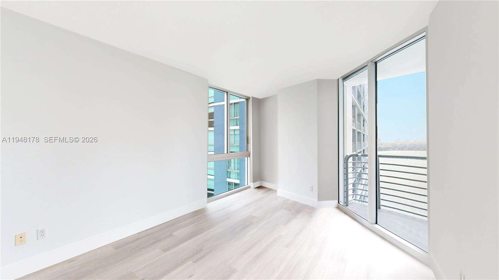 ONE MIAMI WEST - 325 Biscayne Blvd, Miami, FL 33131 | Picture 10