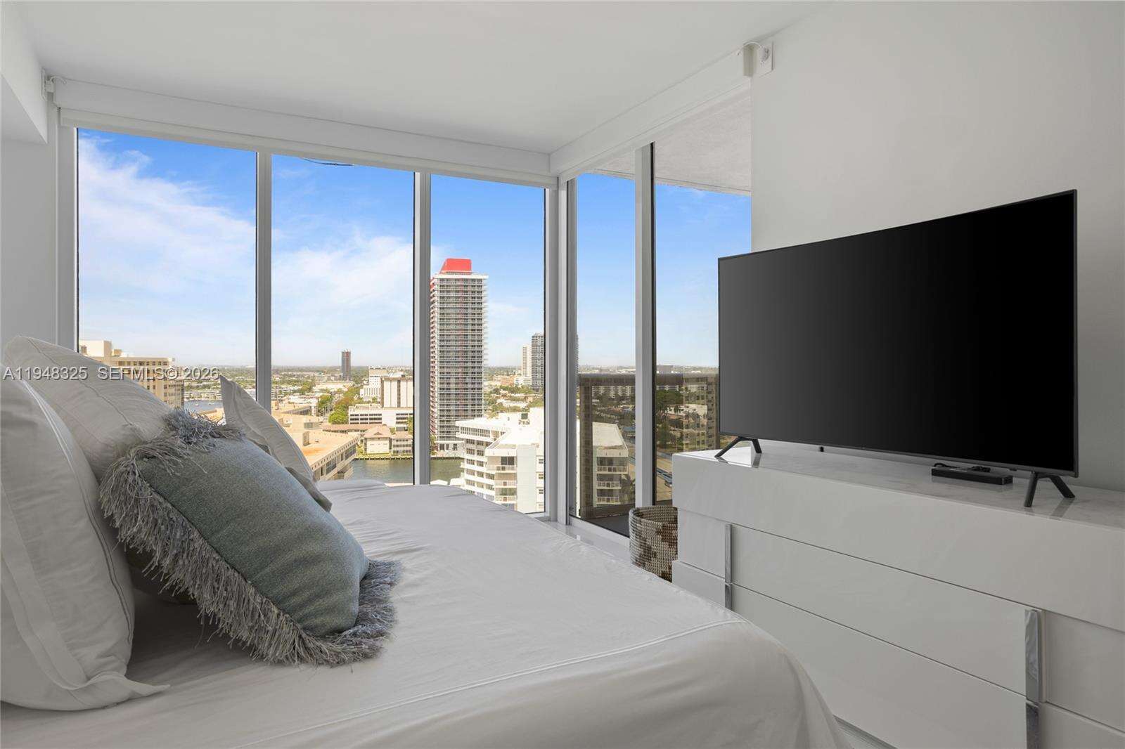 BEACH CLUB THREE - 1800 Ocean Dr, Hallandale Beach, FL 33009 | Picture 27