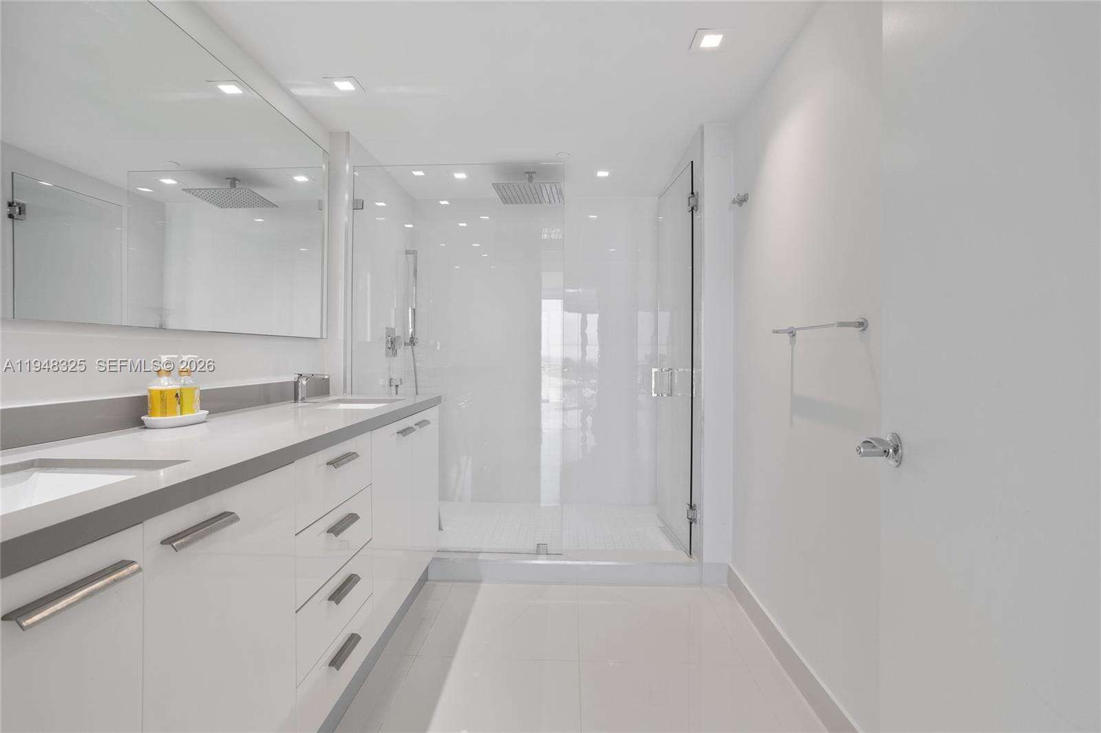 BEACH CLUB THREE - 1800 Ocean Dr, Hallandale Beach, FL 33009 | Picture 28