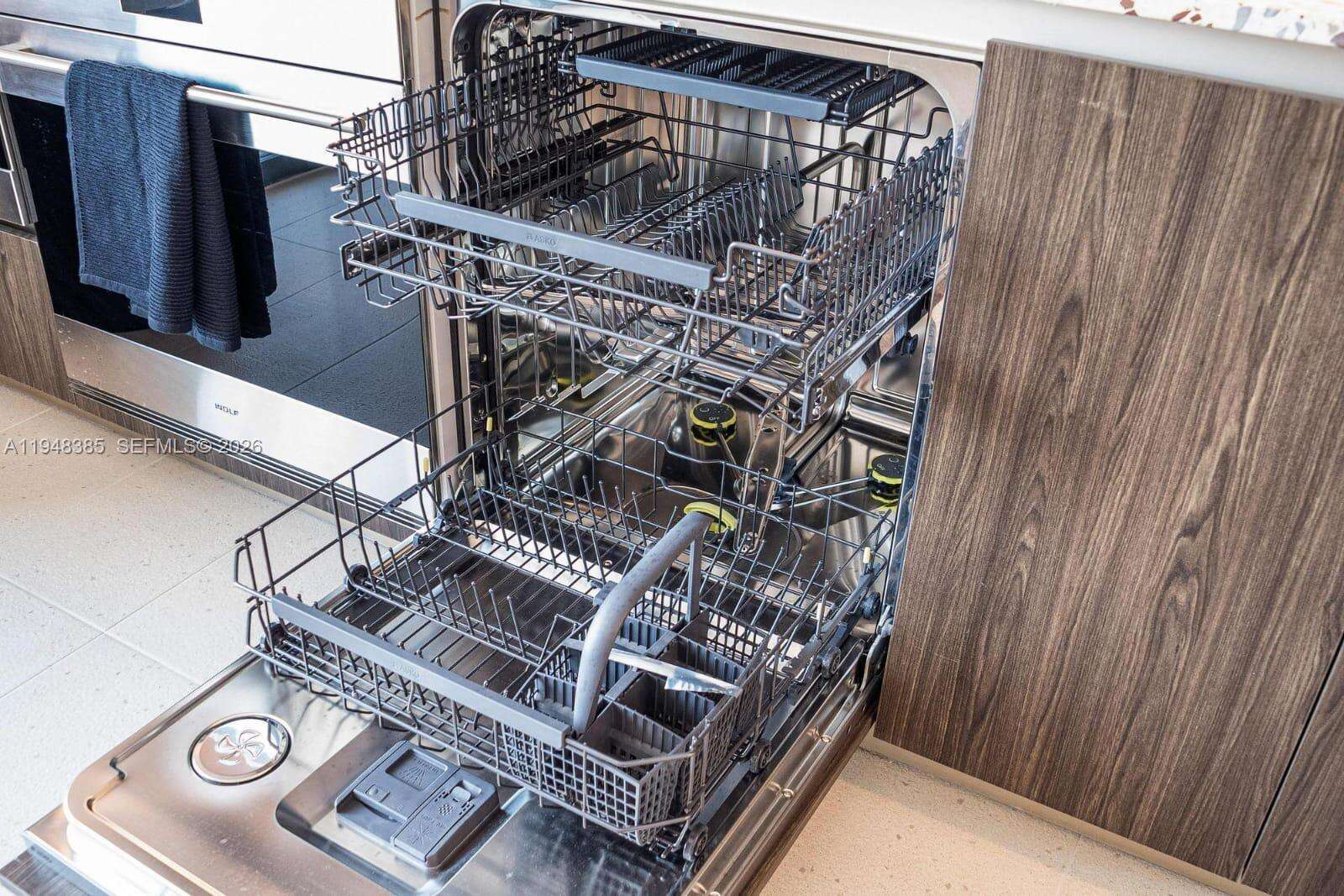 159 NE 6TH STREET - 159 6 St, Miami, FL 33132 | Picture 40