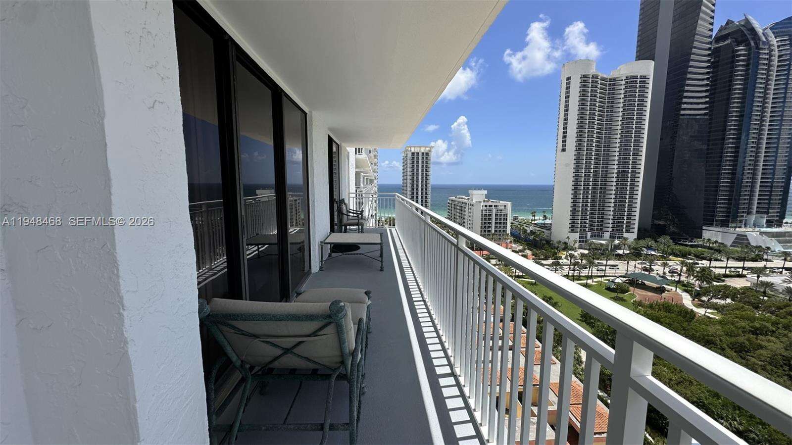 Winston Towers 600 Condos for Sale & Rent | Picture 1