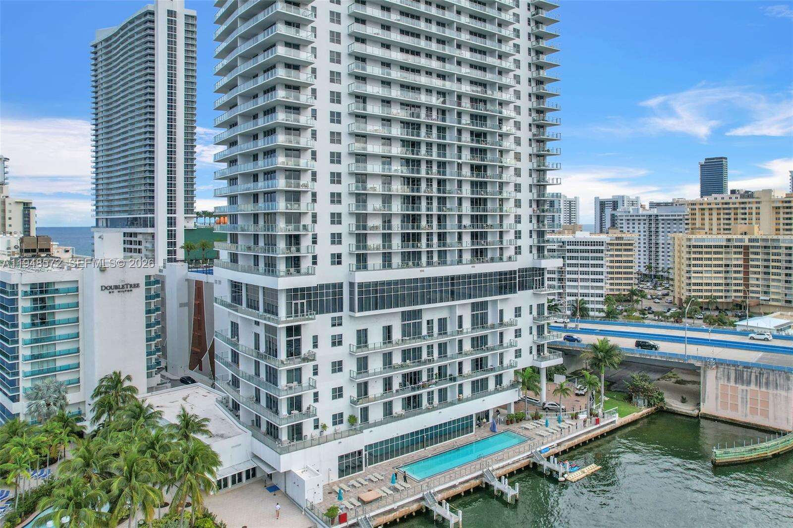 Hyde Beach House at 4010 Ocean Dr, Hollywood, FL 33019 - For Sale photo 3
