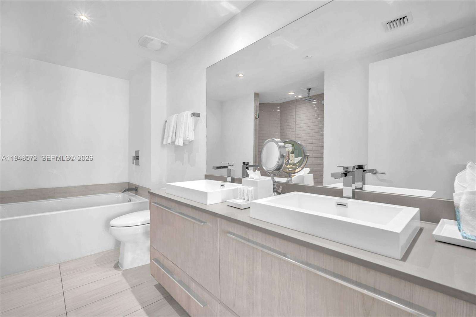 Hyde Beach House at 4010 Ocean Dr, Hollywood, FL 33019 - For Sale photo 25