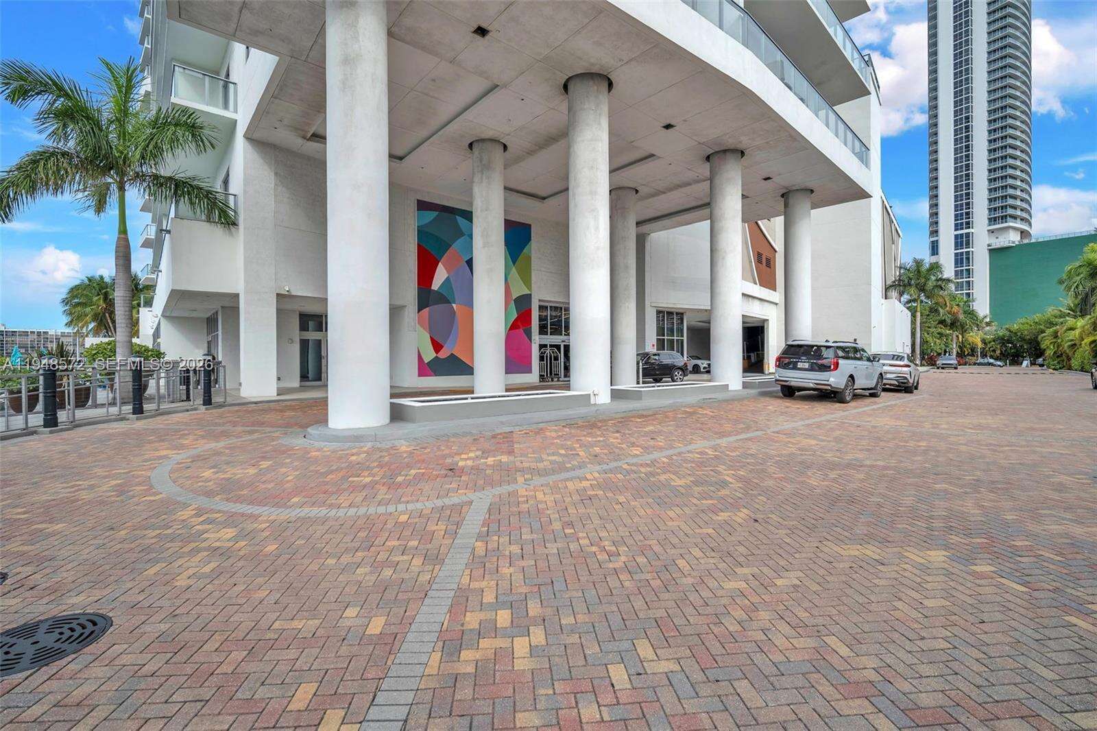 Hyde Beach House at 4010 Ocean Dr, Hollywood, FL 33019 - For Sale photo 4