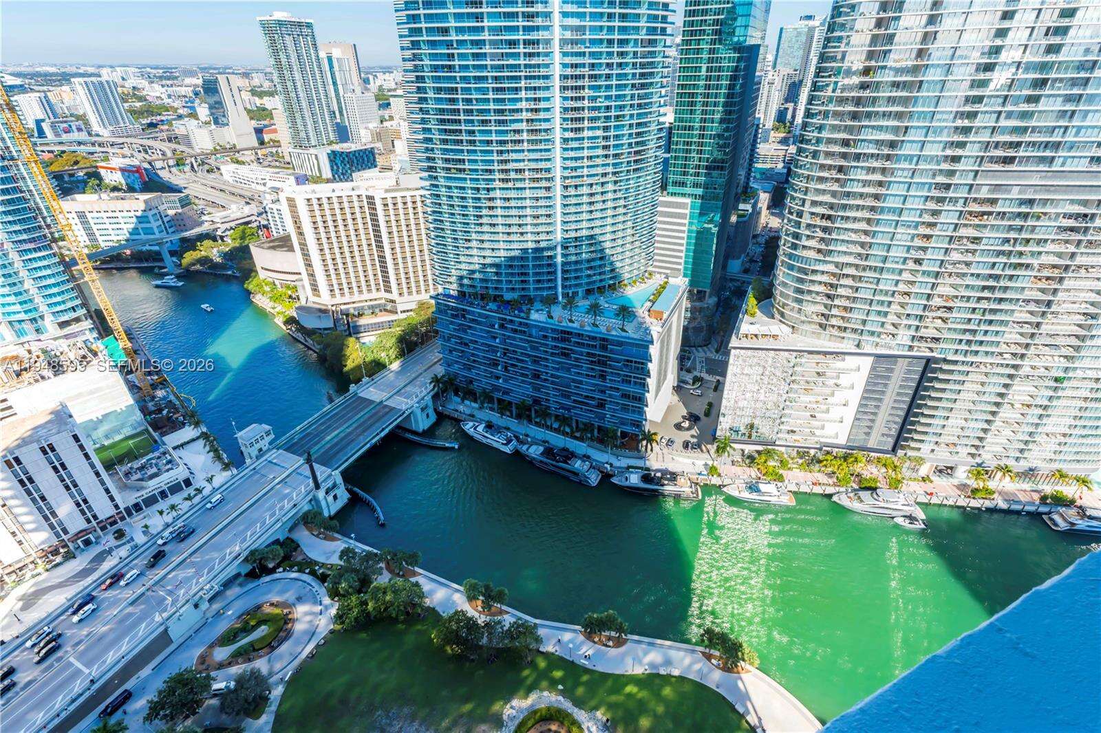 Icon Brickell 1 at 465 Brickell Ave, Miami, FL 33131 - For Sale photo 16
