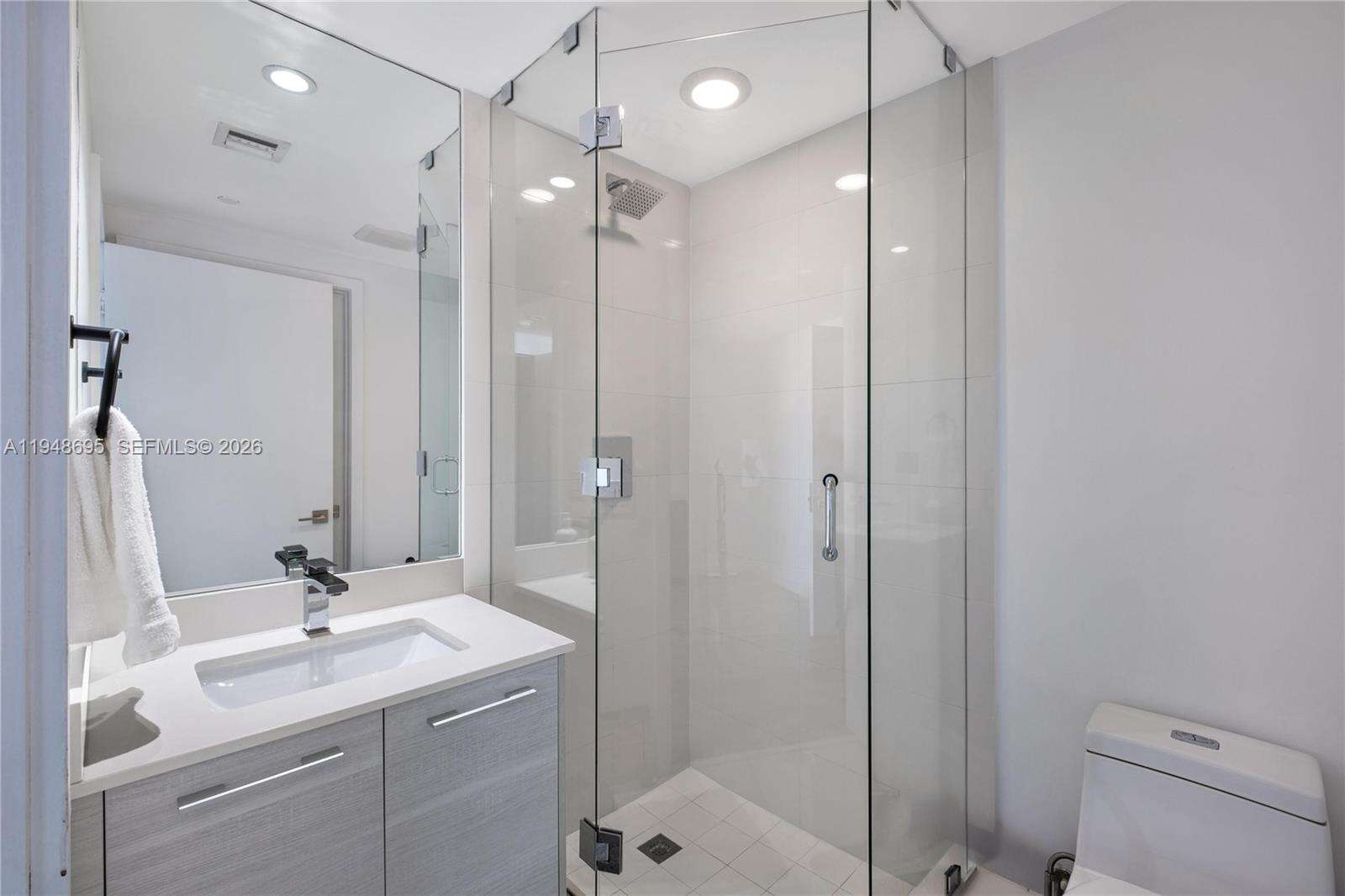 Paraiso Bay at 650 32 St, Miami, FL 33137 - For Sale photo 25