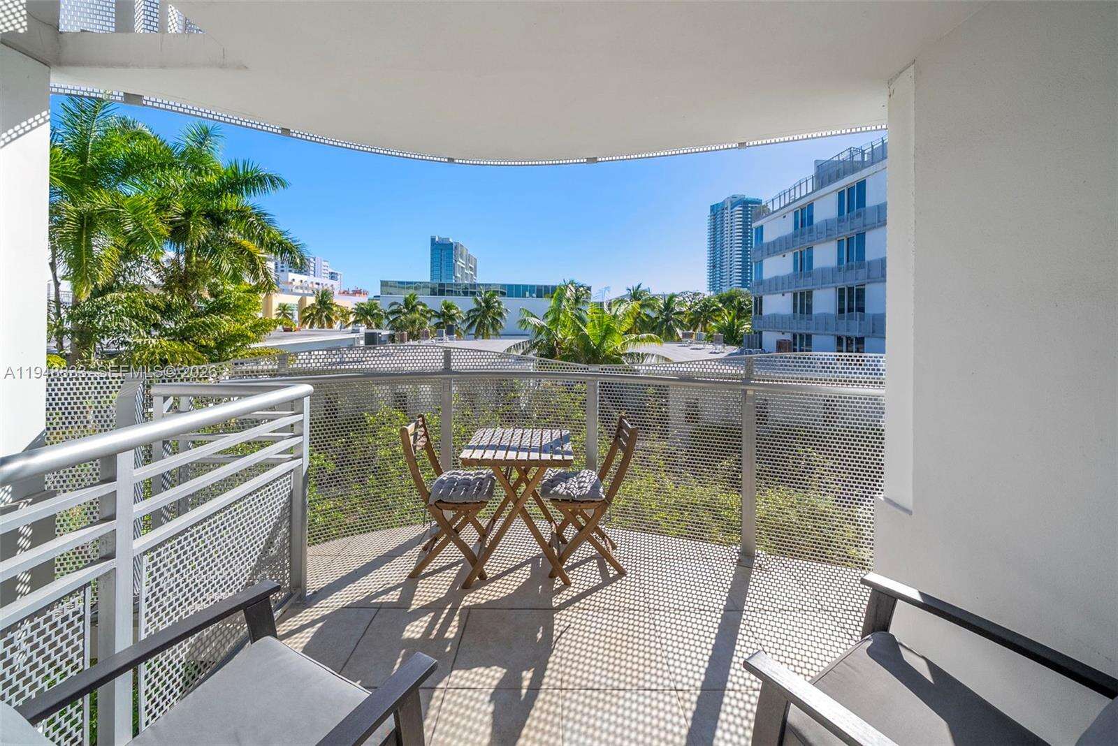 Artepark North at 2155 Washington Ct, Miami Beach, FL 33139 - For Sale photo 4