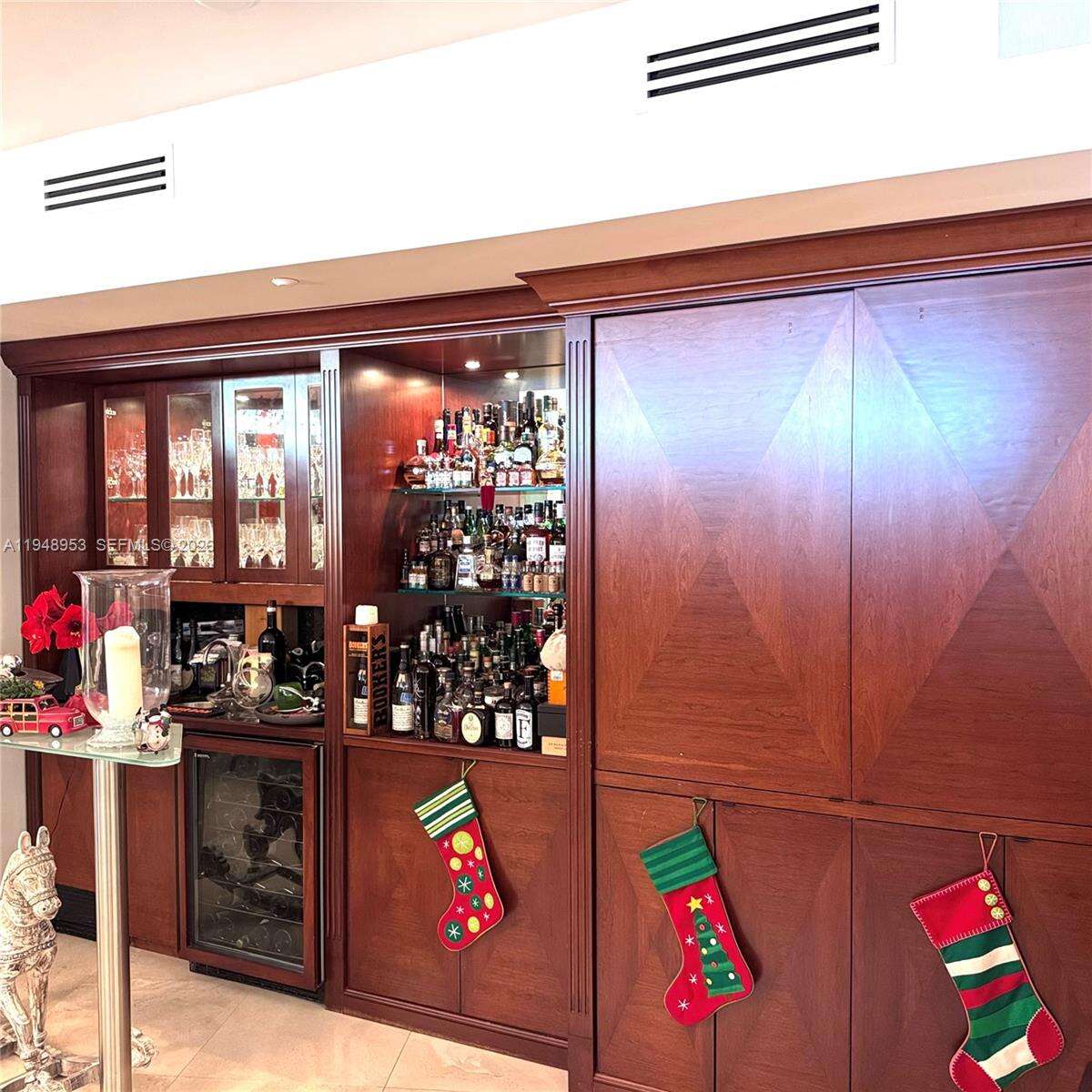 MURANO AT PORTOFINO - 1000 Pointe Dr, Miami Beach, FL 33139 | Picture 7