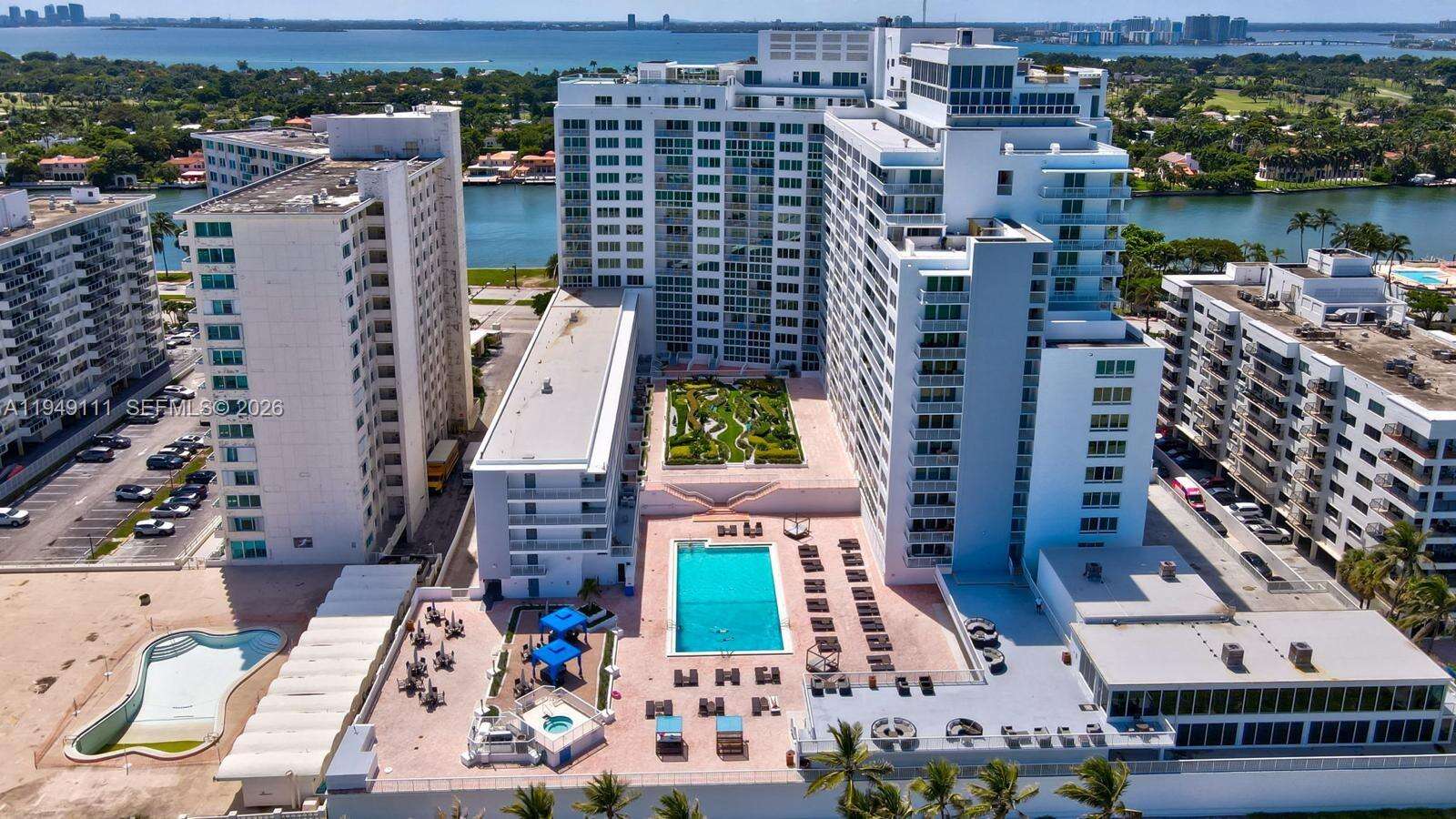 The Carriage House at 5401 Collins Ave, Miami Beach, FL 33140 - For Sale photo 2