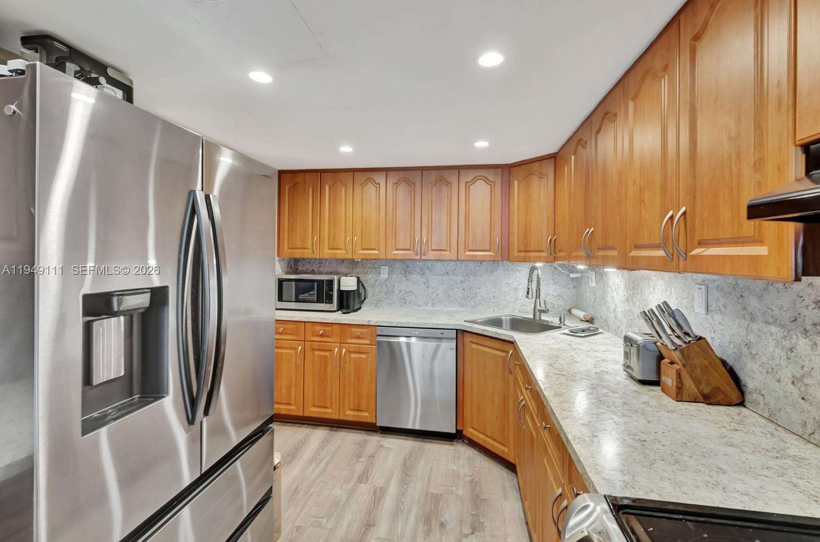 The Carriage House at 5401 Collins Ave, Miami Beach, FL 33140 - For Sale photo 6