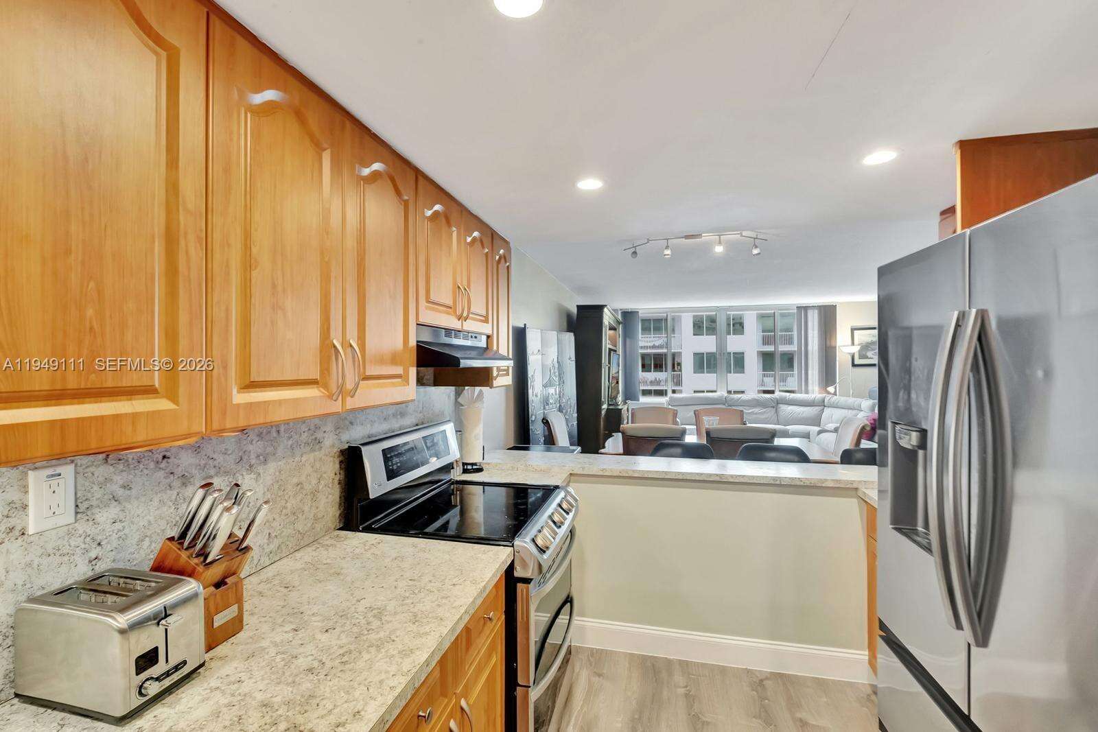 The Carriage House at 5401 Collins Ave, Miami Beach, FL 33140 - For Sale photo 7