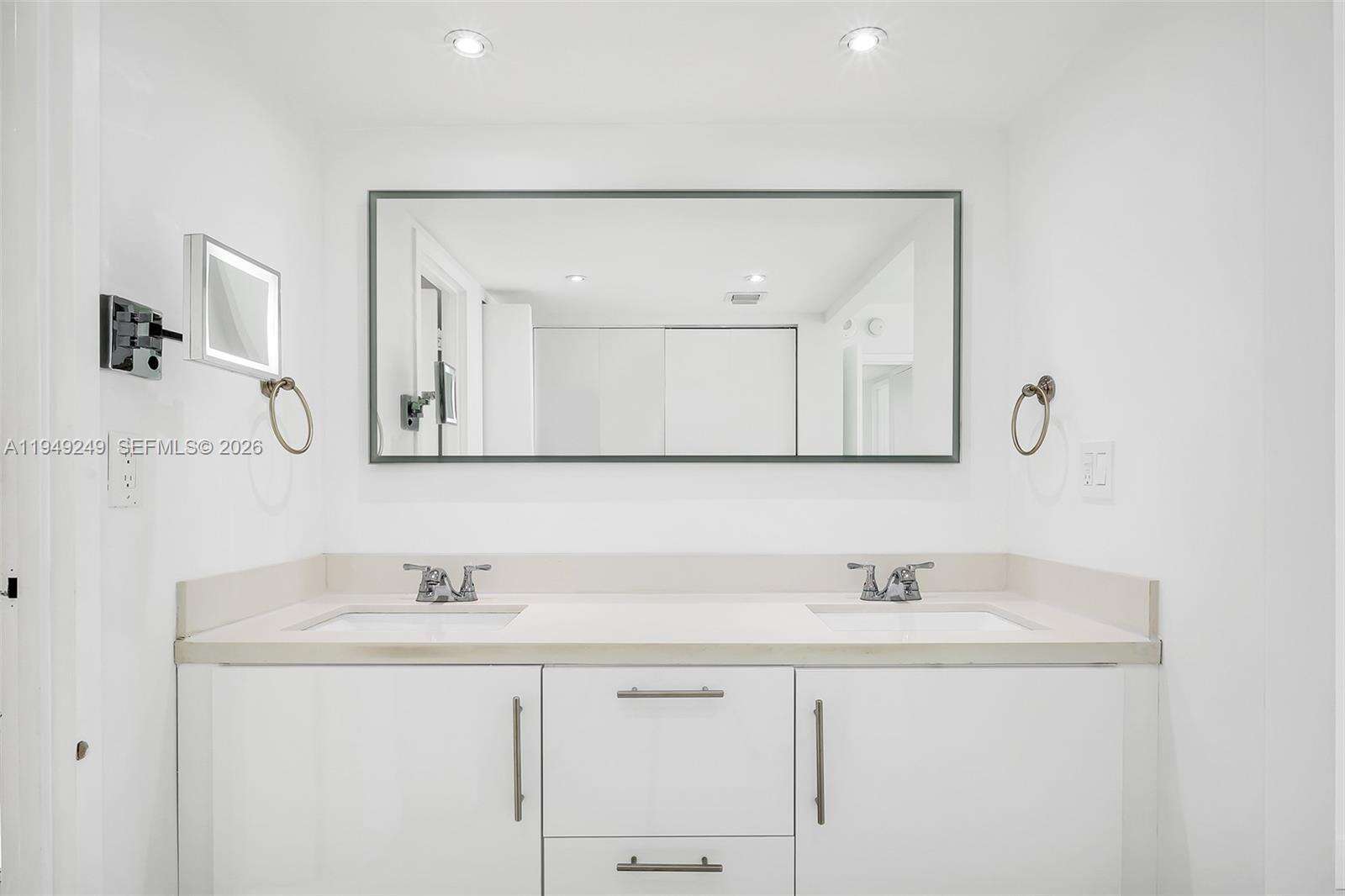 Arlen House at 100 Bayview Dr, Sunny Isles Beach, FL 33160 - For Sale photo 30